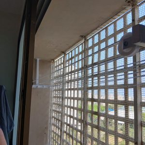 מתלה כביסה נתלה מהתקרה